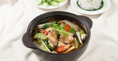 Cách nấu lẩu gà hầm sả đậm đà với hương vị thơm lừng