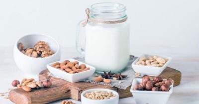 Cách nấu sữa hạnh nhân óc chó bổ dưỡng, tốt cho sức khỏe