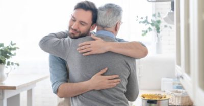 ‘Vợ không phải người thân’: Lời ông bố giám đốc nhắn gửi con trai trước ngày cưới