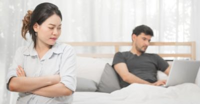 Nếu người chồng vô tâm thì hãy sống cho chính mình và cho con
