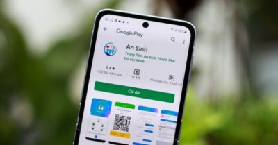 Người dân TP. HCM đăng ký ứng dụng An Sinh để nhận tiền hỗ trợ