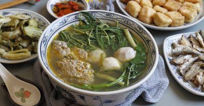Cách nấu canh cua rau rút khoai sọ bổ dưỡng với 3 bước đơn giản