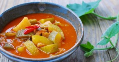 Cách nấu canh bí ngòi hầm cay chuẩn vị Hàn Quốc