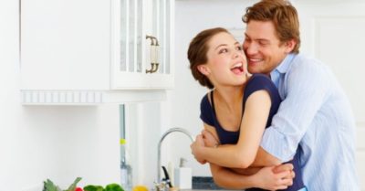 Người đàn ông yêu vợ thực lòng luôn có thói quen này