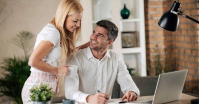 8 điều tối kỵ vợ khôn ngoan không bao giờ đòi hỏi chồng
