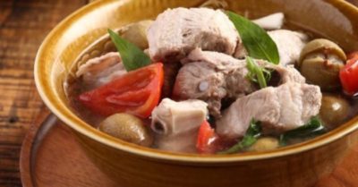 Cách nấu sườn om sấu thơm ngon, đậm đà hương vị cho gia đình