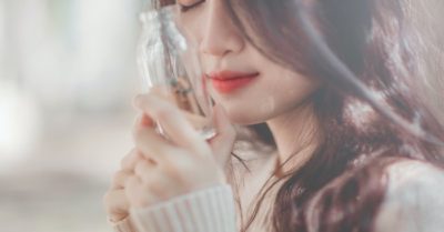 Để không mất phẩm giá, phụ nữ khôn ngoan luôn giữ chặt trong lòng 3 bí mật này