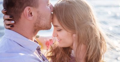 Phụ nữ sướng hay khổ hơn nhau ở tấm chồng, còn đàn ông dại hay khôn lại hơn nhau ở cách cư xử với vợ con