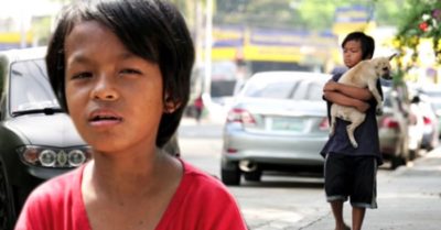 Cậu bé lang thang và chú chó hoang: Lay động triệu trái tim với một tình bạn đẹp