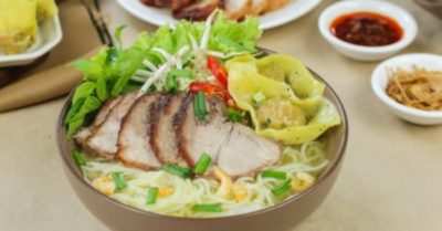 Cách nấu mì hoành thánh xá xíu hấp dẫn, chuẩn vị người Hoa