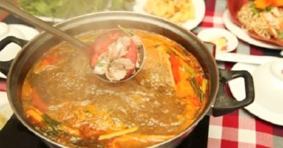 Cách nấu lẩu bò sa tế thơm ngon cay nồng chiêu đãi cả nhà