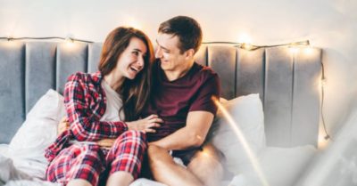 Đàn ông có 3 hành động vô thức này lúc nửa đêm, chứng tỏ anh ấy yêu thương vợ thực lòng