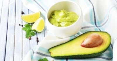 8 cách làm mặt nạ bơ giúp trị mụn hiệu quả, dưỡng trắng da tại nhà