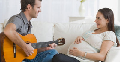 4 điều bố nên làm trong quá trình vợ mang thai giúp mẹ có tâm lý thoải mái