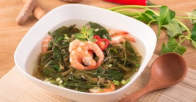 Cách nấu canh chua tôm rau muống giải nhiệt, thanh mát cho bữa cơm gia đình