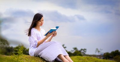Người phụ nữ thích đọc sách là người phụ nữ đẹp