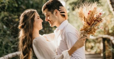 Thay vì nghĩ cách giữ chồng, phụ nữ hãy nghĩ cách khiến chồng phải giữ mình bên cạnh