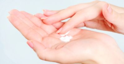 Bật mí 10 cách khắc phục da tay bị bong tróc hiệu quả sau vài ngày