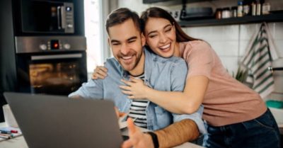 Những điều thú vị vợ chồng làm cùng nhau khi ở nhà, giúp hôn nhân thêm lãng mạn, hạnh phúc