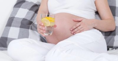 6 lợi ích khi uống nước chanh đối với phụ nữ mang thai
