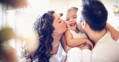 Nền tảng giáo dục con cái tốt nhất chính là người chồng yêu thương vợ