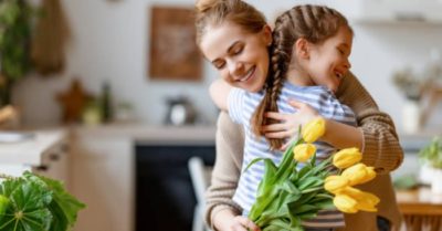 Câu tục ngữ: “Nuôi con gái mà không dạy thì hại ba đời” có ý nghĩa như thế nào?