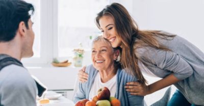Đàn ông làm thế nào để cân bằng mối quan hệ giữa vợ và mẹ?