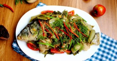 Cách nấu cá chép om dưa đậm đà cho đưa cơm cho gia đình