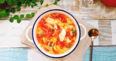 2 cách nấu canh cà chua trứng thịt bằm và đậu phụ không bị tanh, bổ dưỡng cho bữa cơm gia đình