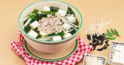 2 cách nấu canh đậu phụ rong biển ngon, thanh mát, không bị tanh tại nhà