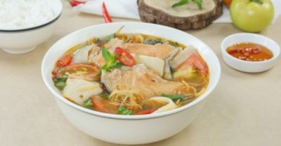 Cách nấu canh măng chua cá hồi thơm ngon, bổ dưỡng cho bữa cơm