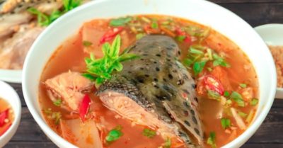 Cách nấu canh chua đầu cá hồi nấu măng chua thơm ngon, hấp dẫn cho cả gia đình