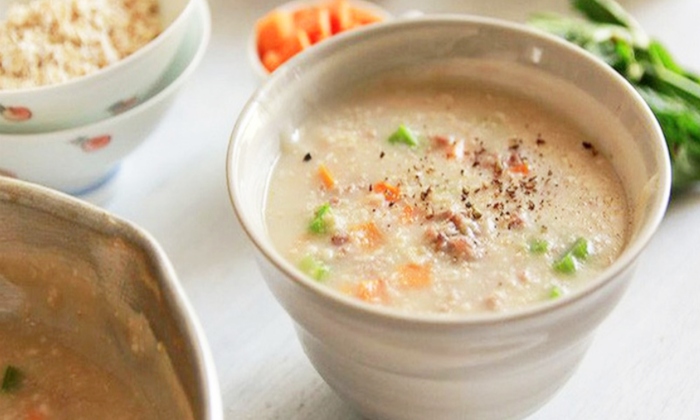 Thực hiện cách nấu cháo yến mạch tăng cân với thịt băm 