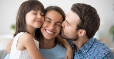 Tính cách của mẹ quyết định số phận con cái, còn tình yêu của cha quyết định tính cách người mẹ