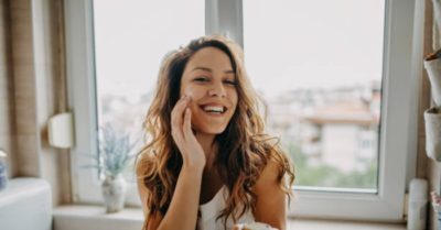Những thói quen buổi sáng giúp làn da khỏe đẹp lên từng ngày