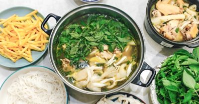 Cách nấu lẩu gà lá é thơm ngon, chuẩn vị Phú Yên cho ngày cuối tuần
