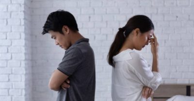 4 điều làm tổn thương tình cảm vợ chồng sâu sắc khiến hôn nhân dễ đổ vỡ