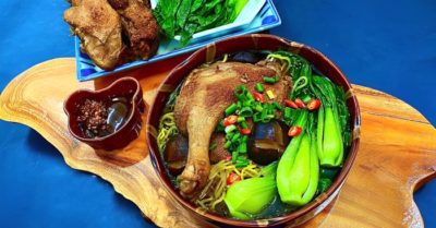 Cách nấu mì vịt tiềm ngon, bổ dưỡng, chuẩn vị người Hoa