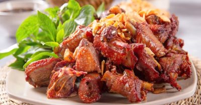 Cách nấu ngan cháy tỏi thơm ngon, hấp dẫn cho cả nhà