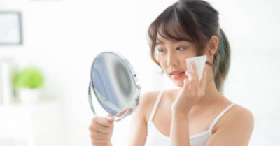 5 sai lầm chăm sóc da dầu khiến tình trạng bóng nhờn trầm trọng hơn