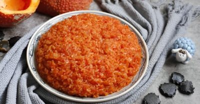 Cách nấu xôi gấc bằng nồi cơm điện dẻo ngon, lên màu đẹp mắt