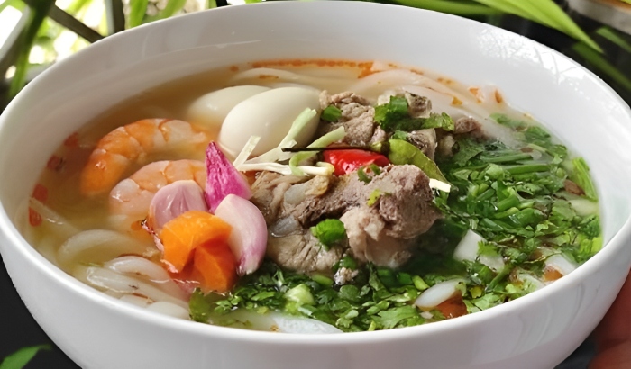 Cách nấu bánh canh bột lọc xương heo ngon ngọt, hấp dẫn cho cả nhà