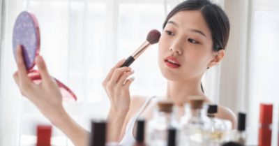 Những lỗi trang điểm khiến chị em già hơn tuổi