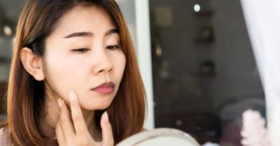 3 thói quen trước khi đi ngủ khiến làn da nhanh lão hóa