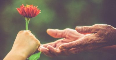 Chỉ nghĩ đến mình thì sẽ oán trách người