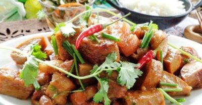 Giò lụa xào chua cay – Món ăn và cuộc đời