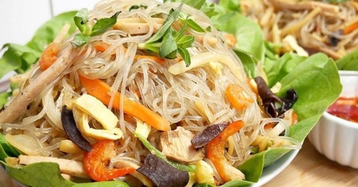 Giò lụa xào miến