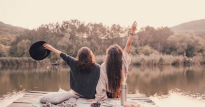 5 quy tắc vàng trong giao tiếp để giữ mối quan hệ bạn bè lâu bền