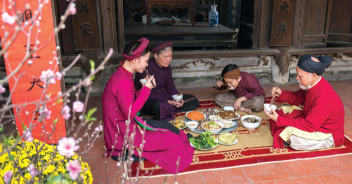 Chiếu trên – Chiếu dưới: Nếp yêu thương trong nhà việt