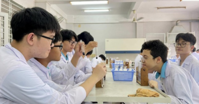 Tuyển sinh lớp 10 năm 2025: Đề ngữ văn thay đổi mạnh mẽ, thí sinh bất ngờ nhưng hứng thú